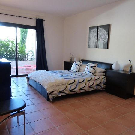 El Casar Apartments เบนาบีส ภายนอก รูปภาพ